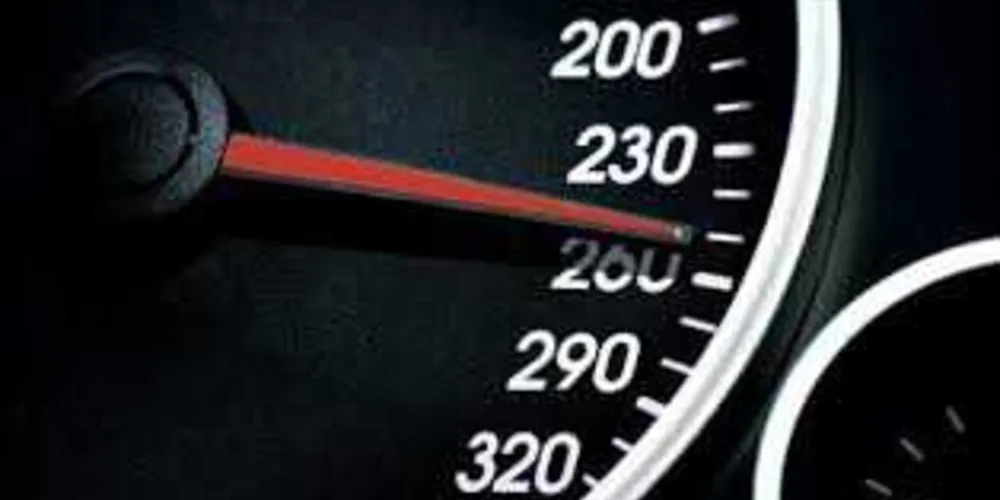 A velocidade máxima permitida na autoestrada em que a idosa foi flagrada é de 120 km/h/Foto: Divulgação