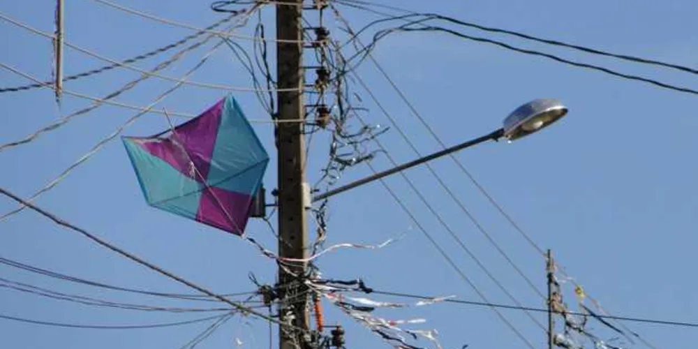 Imagem ilustrativa da imagem Copel alerta sobre cuidados com pipas perto da rede elétrica