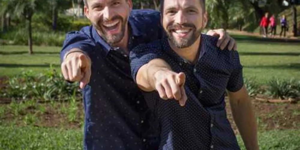 Os irmãos Davi e Samuel Guimarães lançam o canal Gêmeos #SQÑ, um espaço para tratar de assuntos ligados à homossexualidade, como a aceitação das famílias, distanciamento, tudo de forma muito humanizada, com leveza e bom humor