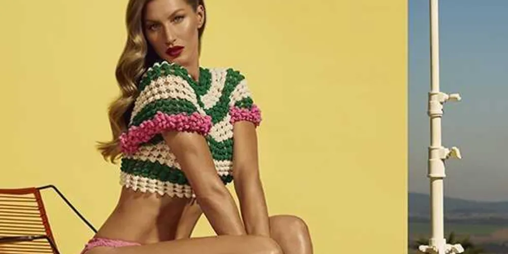 AREZZO VERÃO 2018 - A empresária Flavia Barrichello recebe suas clientes e amigas na loja Arezzo do Shopping Palladium, na próxima quinta feira (3), para o lançamento da coleção Verão 2018 da marca. Gisele Bündchen volta a brilhar como garota propaganda da Arezzo na temporada. Com direção de arte de Giovanni Bianco, a novidade misturou elementos da natureza como água, terra e skyline a cores vibrantes, tudo com um toque retrô e ares pin-up. Prestigie e confira as tendências da próxima estação! 