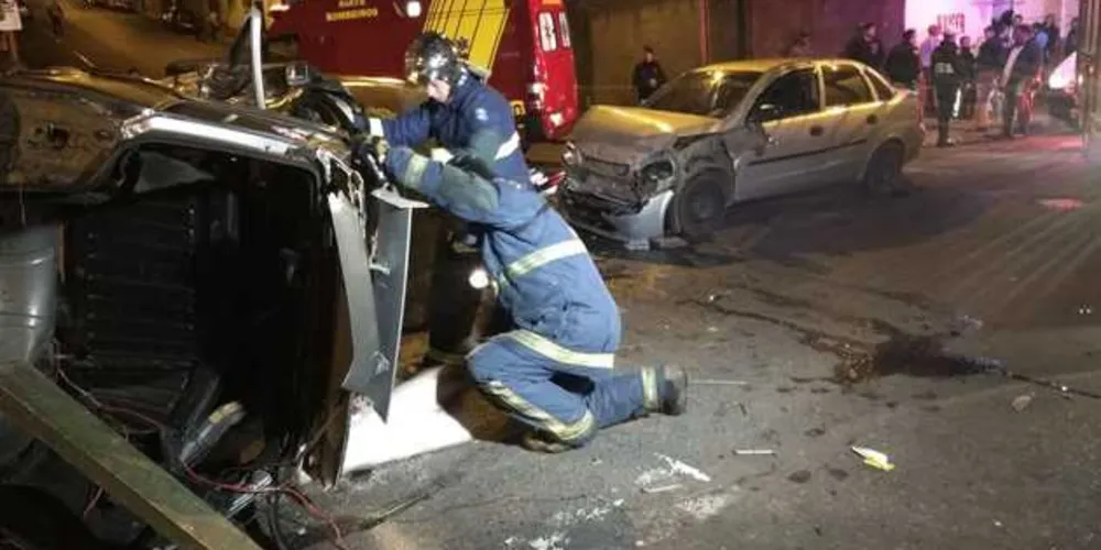 Vítimas sofreram lesões moderadas e foram socorridas pelos bombeiros e Samu | aRede/COP