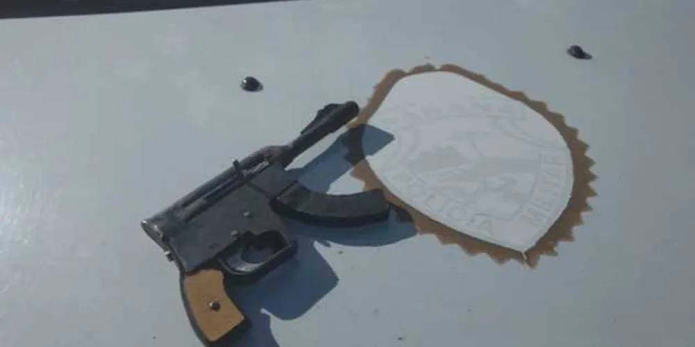Imagem ilustrativa da imagem Arma é apreendida em lixeira pela polícia em Uvaranas