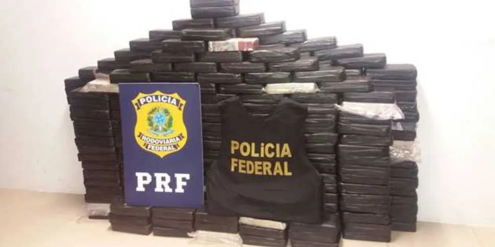 Imagem ilustrativa da imagem PRF e PF apreendem 320 quilos de crack