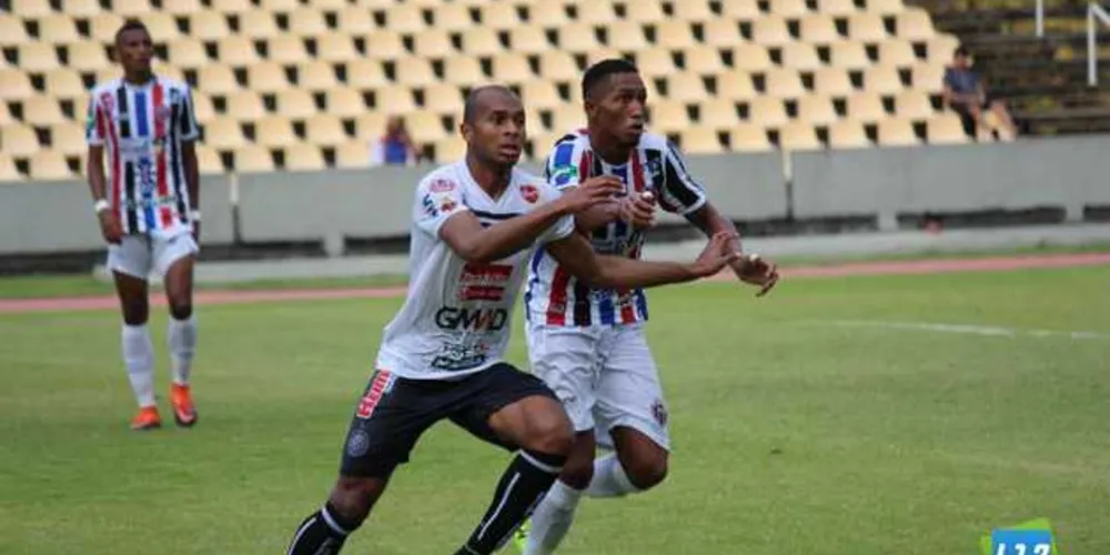 Imagem ilustrativa da imagem Treinador tenta conter euforia da torcida após vitória