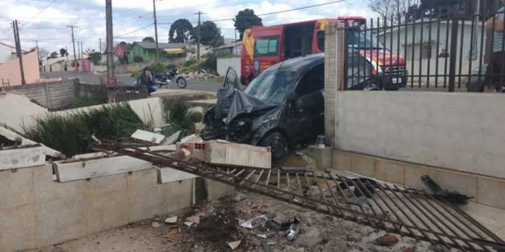 Jovem de 20 anos ficou ferida em acidente nesta terça-feira | aRede/COP