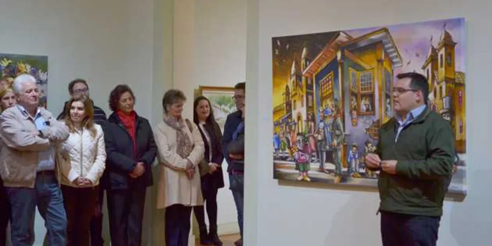 Após dois meses de obras de readequação, Casa da Praça foi reaberta com exposição de obras de artistas da cidade