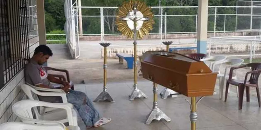 Seu Aurélio Rodrigues , de 54 anos foi velado em uma praça pública de Macapá/Foto:Reprodução Seles Nafes
