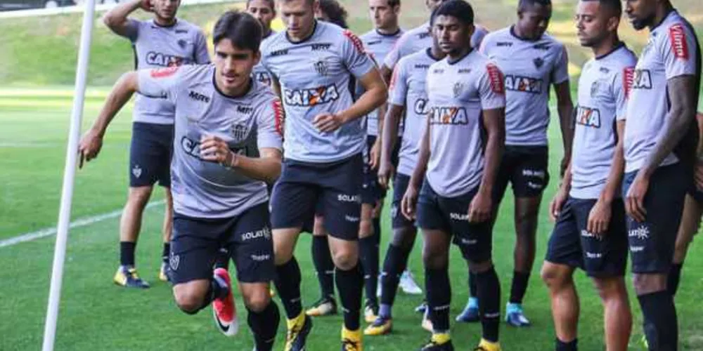 Preparação. Jogadores do Galo Mineiro treinam para enfrentar o Flamengo, neste domingo