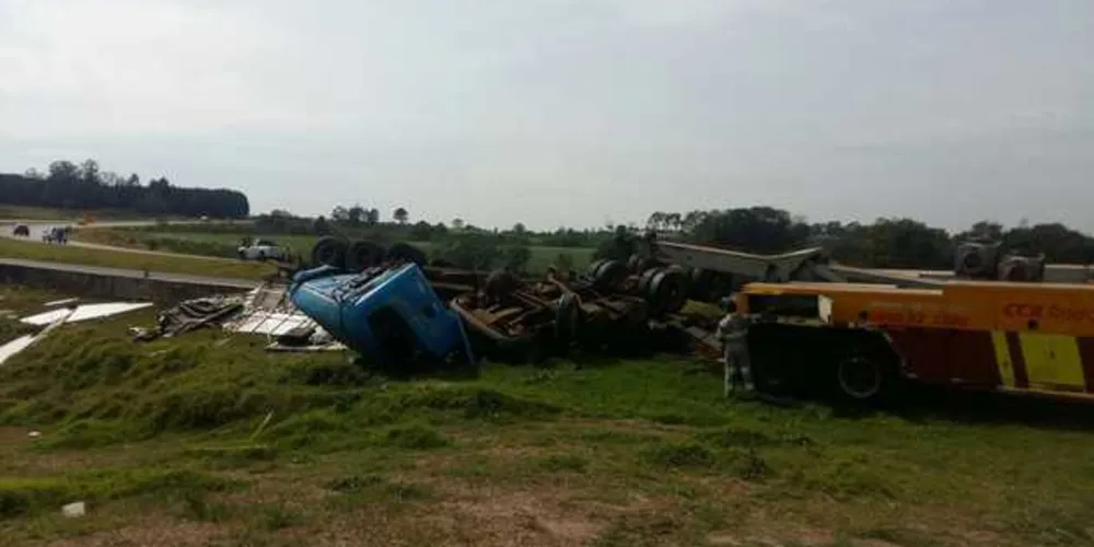 Motorista não resistiu aos ferimentos e morreu ainda no local do acidente | Reprodução/Portal Castro/Click Campos Gerais