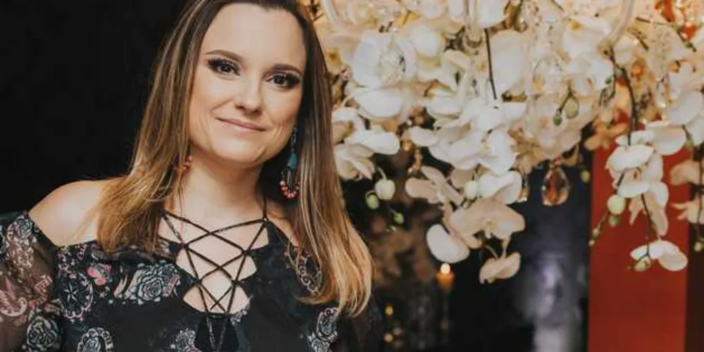 MARIA DOLORES-  A empresária Vanessa Garofani, recebe suas clientes para o lançamento da coleção Fusión uma reverência ao artista espanhol Joan Miro. Uma releitura ousada feita pela designer Maria Dolores. A loja fica localizada na Avenida Visconde de Mauá, 1166. Prestigie.