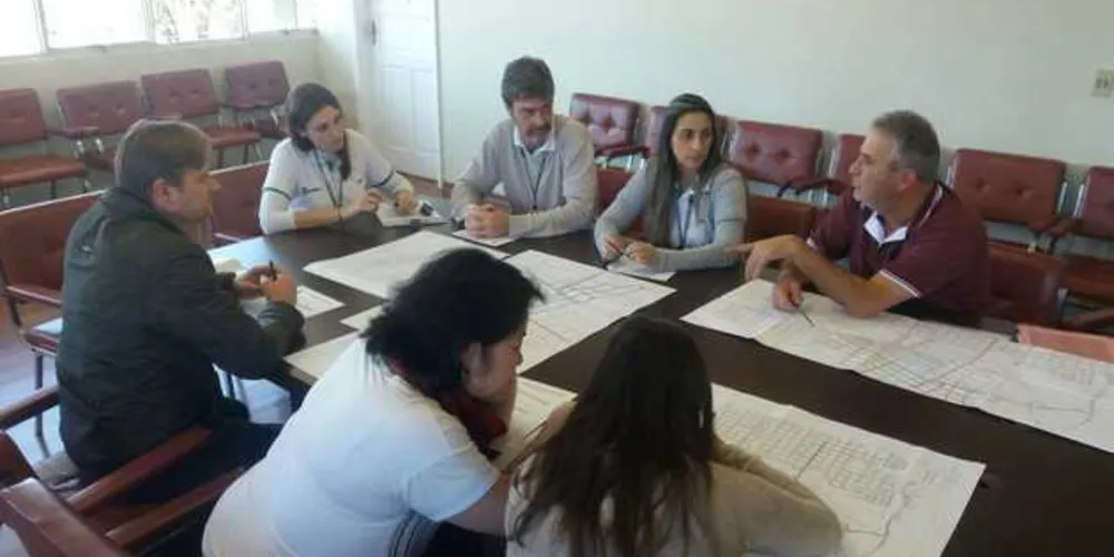 Imagem ilustrativa da imagem Castro estuda rota alternativa para cargas pesadas
