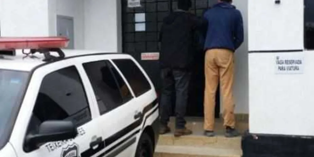Acusado de estupro de vulnerável foi preso e encaminhado para a Delegacia de Teixeira Soares/Foto: Divulgação Rádio Najuá