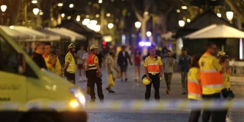 Atentado terrorista causou a morte de 13 pessoas e deixou mais de 80 feridos