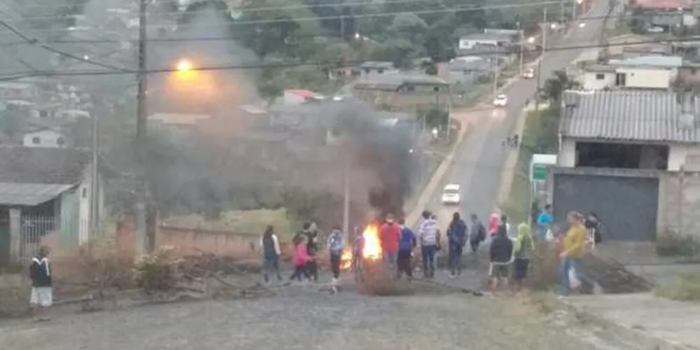 Imagem ilustrativa da imagem Moradores de PG protestam pela segunda vez