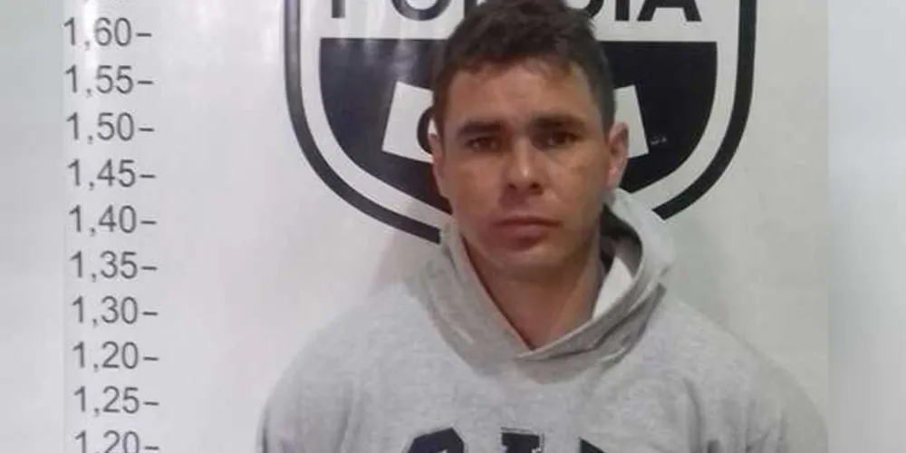 Homem de 30 anos tinha mandado em aberto por homicídio qualificado e porte ilegal de arma de fogo | Divulgação/Guarda Municipal