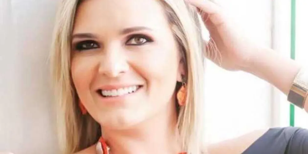 BRINDE A VIDA - No último (20), Evelyn Ferreira Coraiola celebrou na intimidade familiar a passagem de seu aniversário. Da coluna RC os votos de alegrias e sucesso.