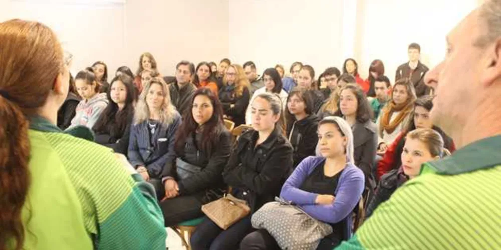Estudantes participaram de um bate-papo, tiraram dúvidas e ainda visitaram alguns setores da empresa