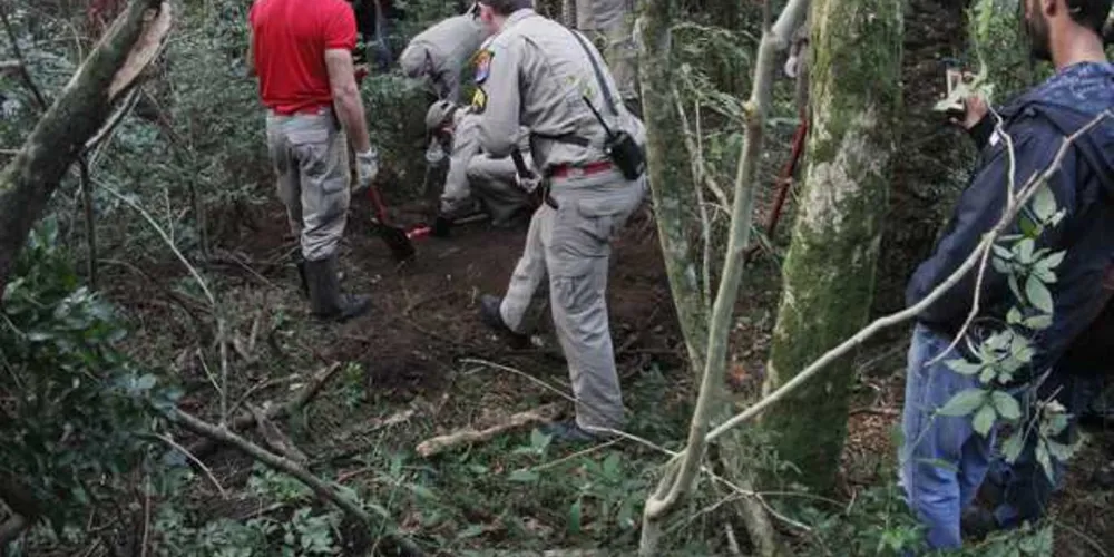 Corpos foram encontrados dias depois do crime enterrados no núcleo Pitangui | Arquivo JM