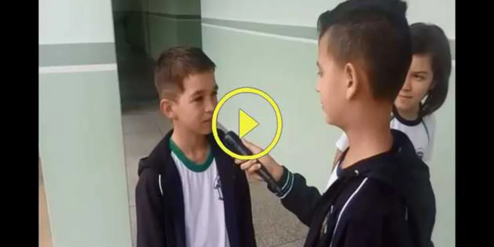 Imagem ilustrativa da imagem Repórteres entrevistam colegas no JOEM