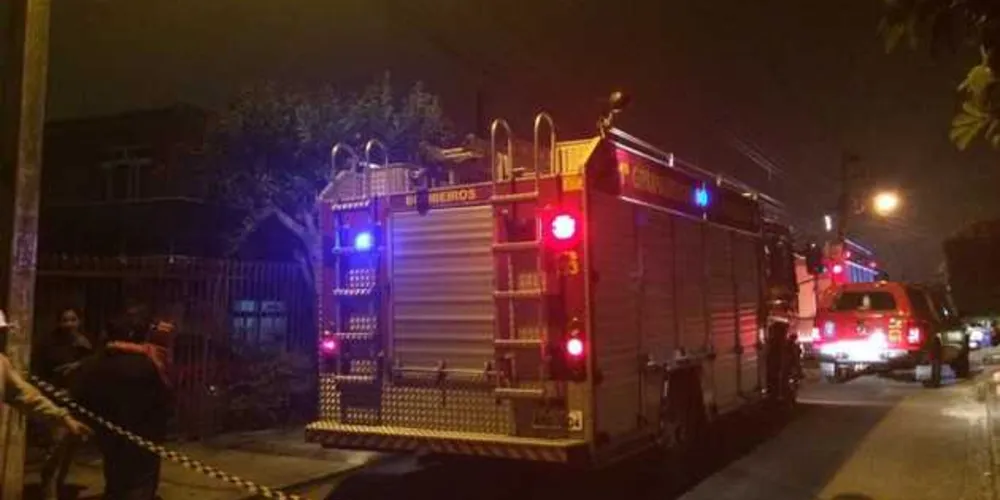 Em menos de 10 minutos o Corpo de Bombeiros chegou ao local e controlou o incêndio/Foto: Reprodução Banda B