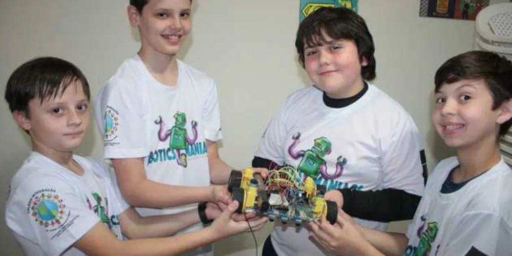 Os alunos estão prontos para participar da 10° edição da  Olimpíada Brasileira de Robótica/Foto: Divulgação