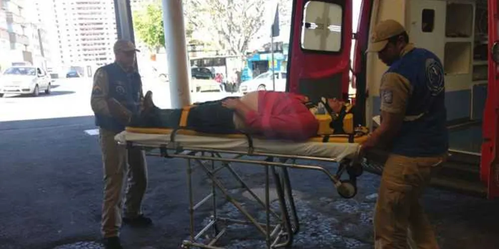 Imagem ilustrativa da imagem Homem passa mal, cai em rua e é atropelado em PG