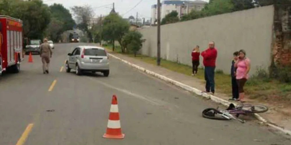 Vítima chegou a ser arrastada pelo carro por alguns metros