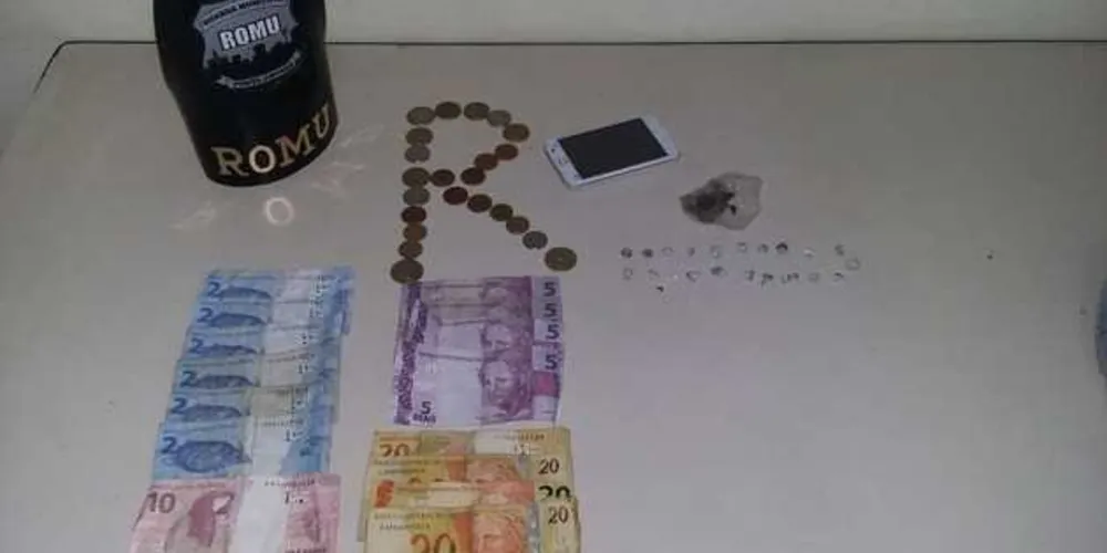 Adolescente tentou esconder pedras de crack na boca na hora da abordagem