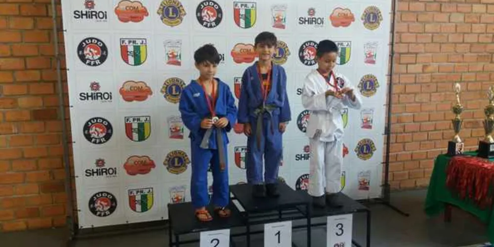 Todos os participantes receberem medalha pela classificação ou por sua participação