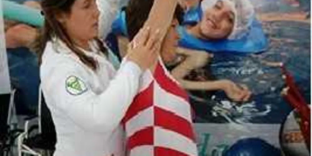 Imagem ilustrativa da imagem Curso de Fisioterapia oferta reeducação postural em PG