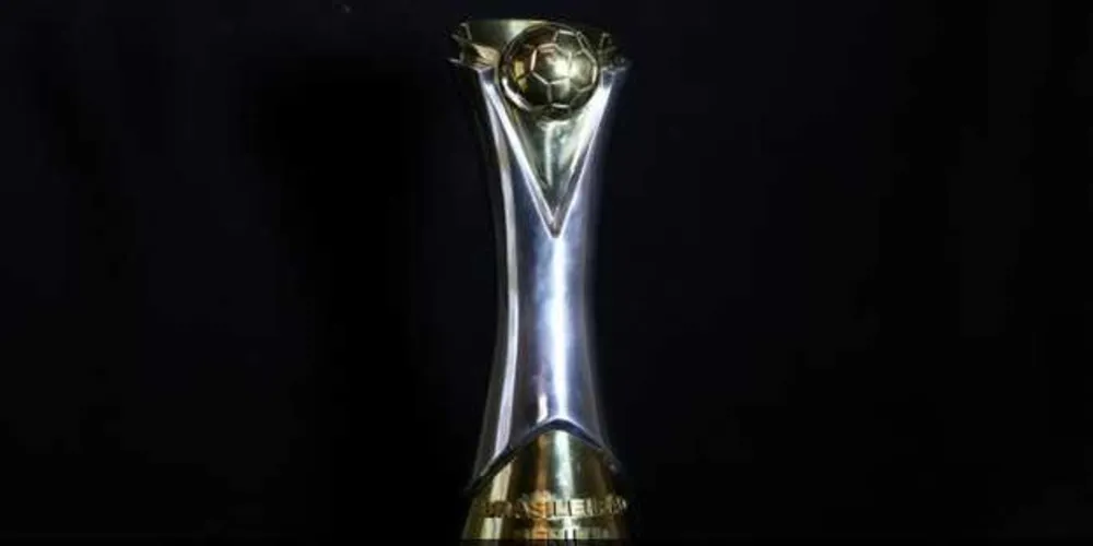 Taça cobiçada pelo Fantasma já está na sede da CBF