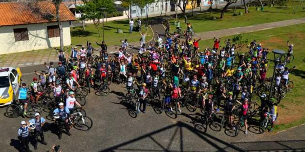 Mais de 100 ciclistas da cidade se mobilizaram para um pedal até a região de Uvaranas