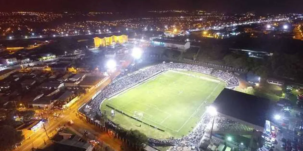 Foto feita por drone na noite de segunda-feira tira o fôlego dos torcedores nas redes sociais