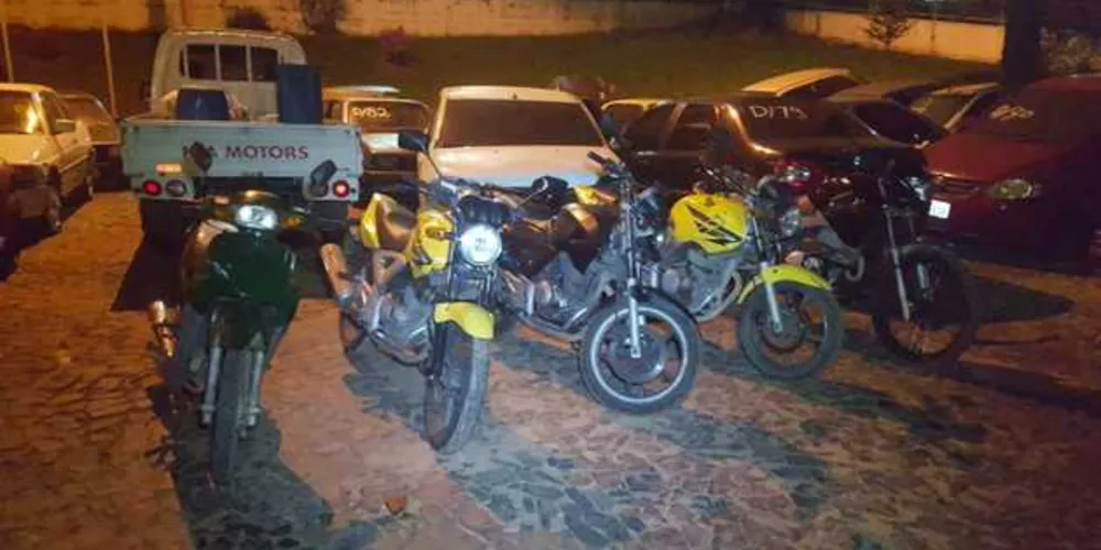 Imagem ilustrativa da imagem PM apreende motos adulteradas na Vila Borato