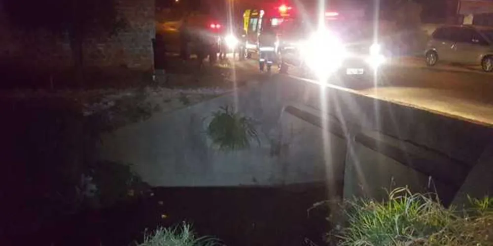 Imagem ilustrativa da imagem Jovem fica ferido após cair em arroio no Parque Auto Estrada