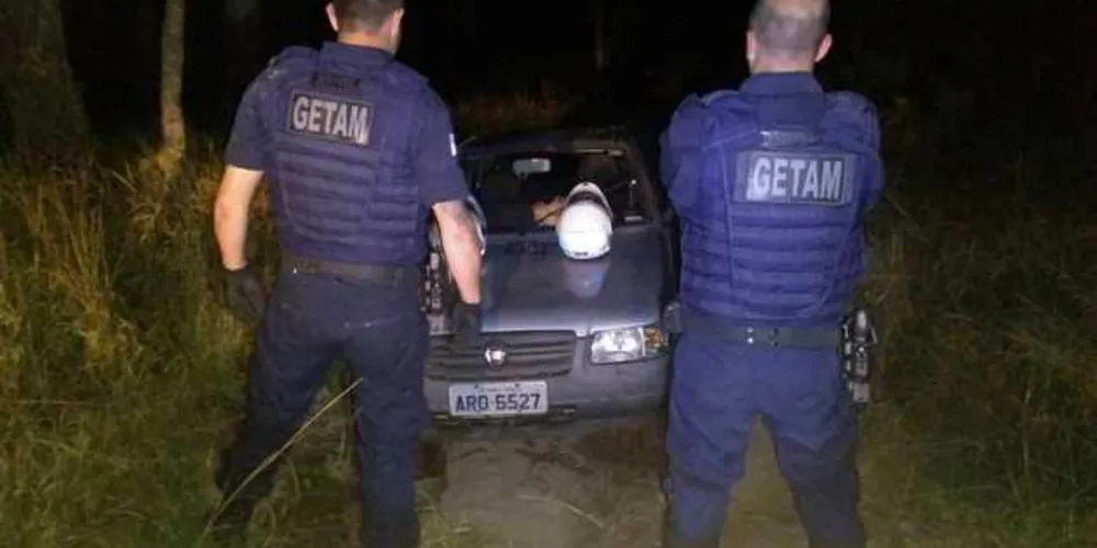 Imagem ilustrativa da imagem Bandidos pedem ‘gasolina emprestada’ para roubar carro em PG