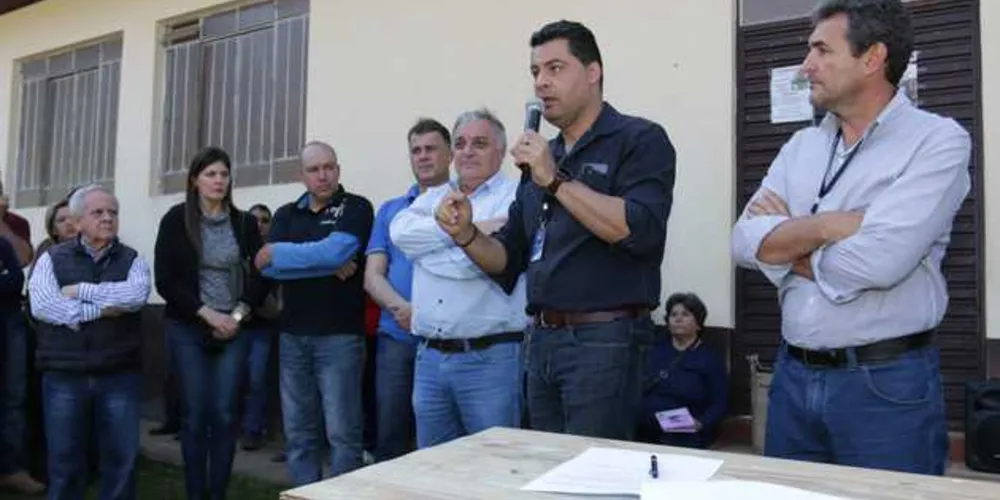 Acordo irá promover o patrolamento e cascalhamento de 12 estradas rurais