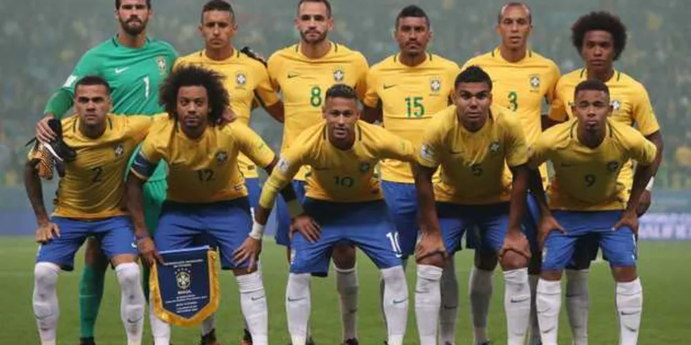 Tite confirmou mais duas alterações para encarar a Colômbia. Fernandinho vai ocupar a vaga de Casemiro e Gabriel Jesus dará lugar a Roberto Firmino/Foto: Divulgação CBF
