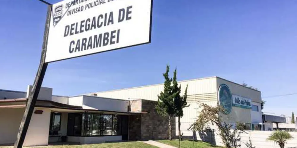 Suspeito foi preso e levado à delegacia da Polícia Civil