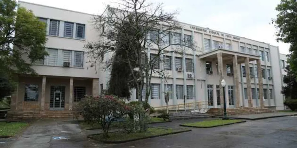 São avaliados os critérios de ensino, pesquisa, produção de conhecimento e reputação internacional