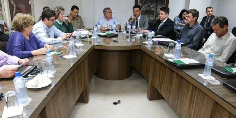 Secretários de Governo, Finanças e o Procurador Geral do Município acompanharam o prefeito 