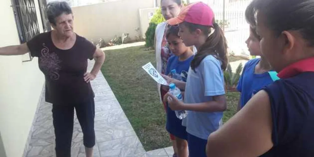 Alunos divulgaram por todo o bairro