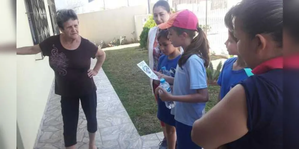 Alunos divulgaram por todo o bairro