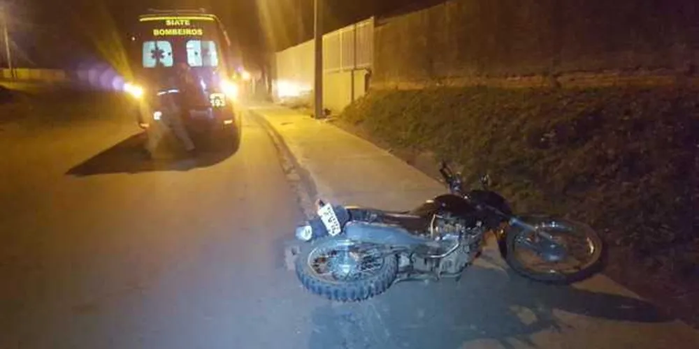 Motociclista foi levado ao hospital com lesões graves e com risco de morrer