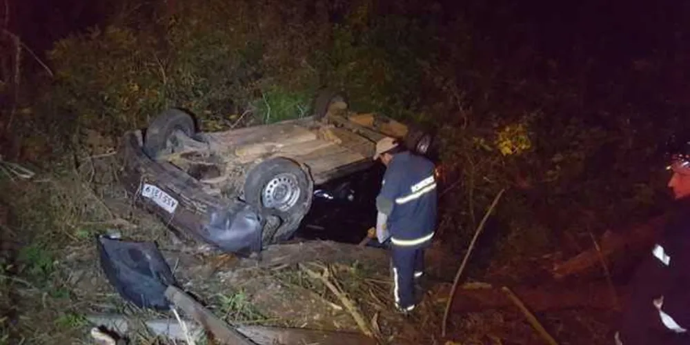 Motorista foi preso depois de capotar veículo na Avenida Almirante Tamandaré