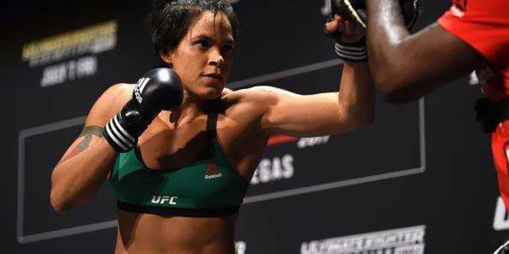 Imagem ilustrativa da imagem Brasileira faz luta principal do UFC neste sábado
