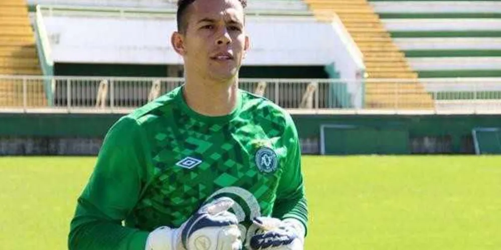 Goleiro Simão entrará em campo com uma camisa em homenagem a Marcos Danilo Padilha