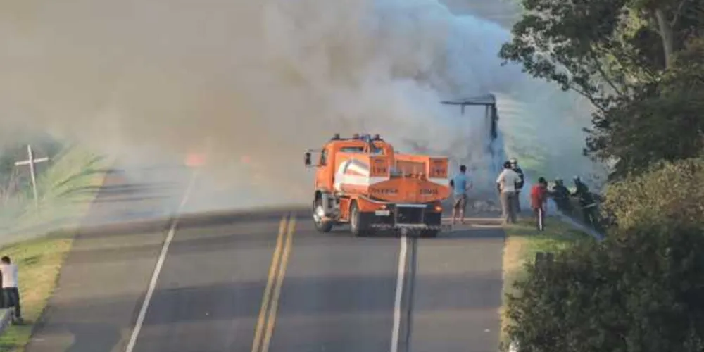 Combate ao incêndio mobilizou equipes de várias cidades