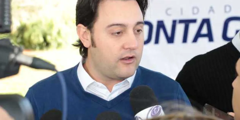 Imagem ilustrativa da imagem Ratinho Jr. deixa a SEDU de olho na disputa eleitoral de 2018