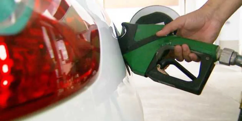 Imagem ilustrativa da imagem Petrobras reduz em 0,6% preço da gasolina